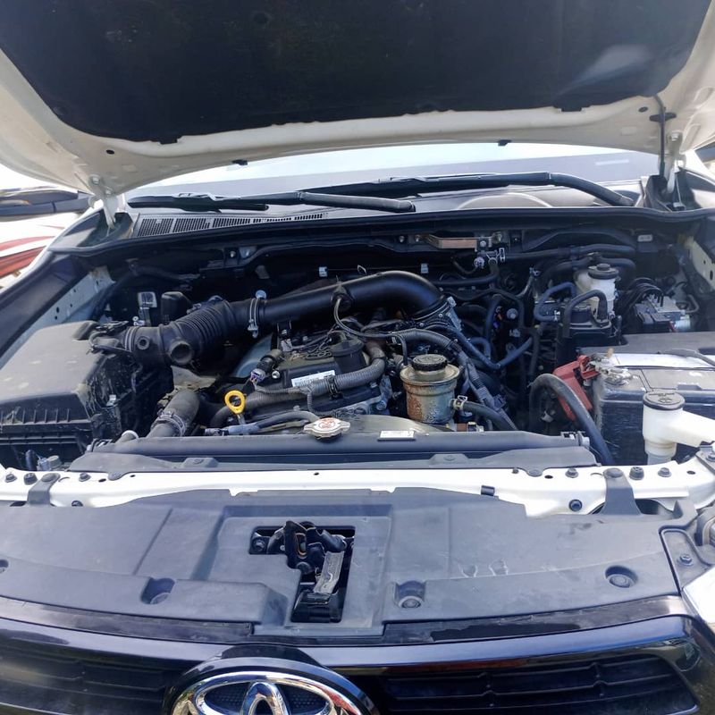Thumbnail 4 of 2021 Toyota Hilux